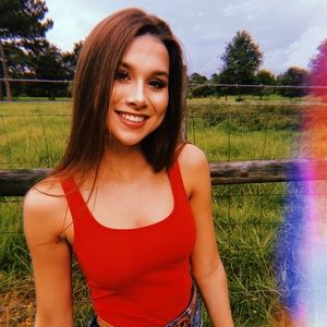 Meet your Posher, Courtney